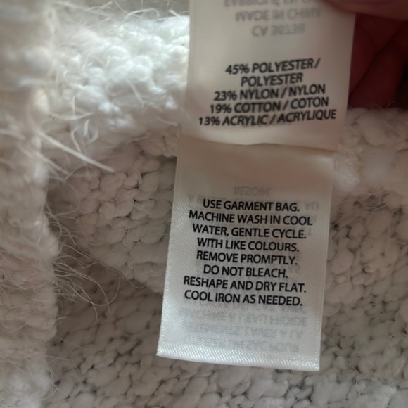 Kenneth Cole Turtle Neck Sweater - Picture 4 of 4